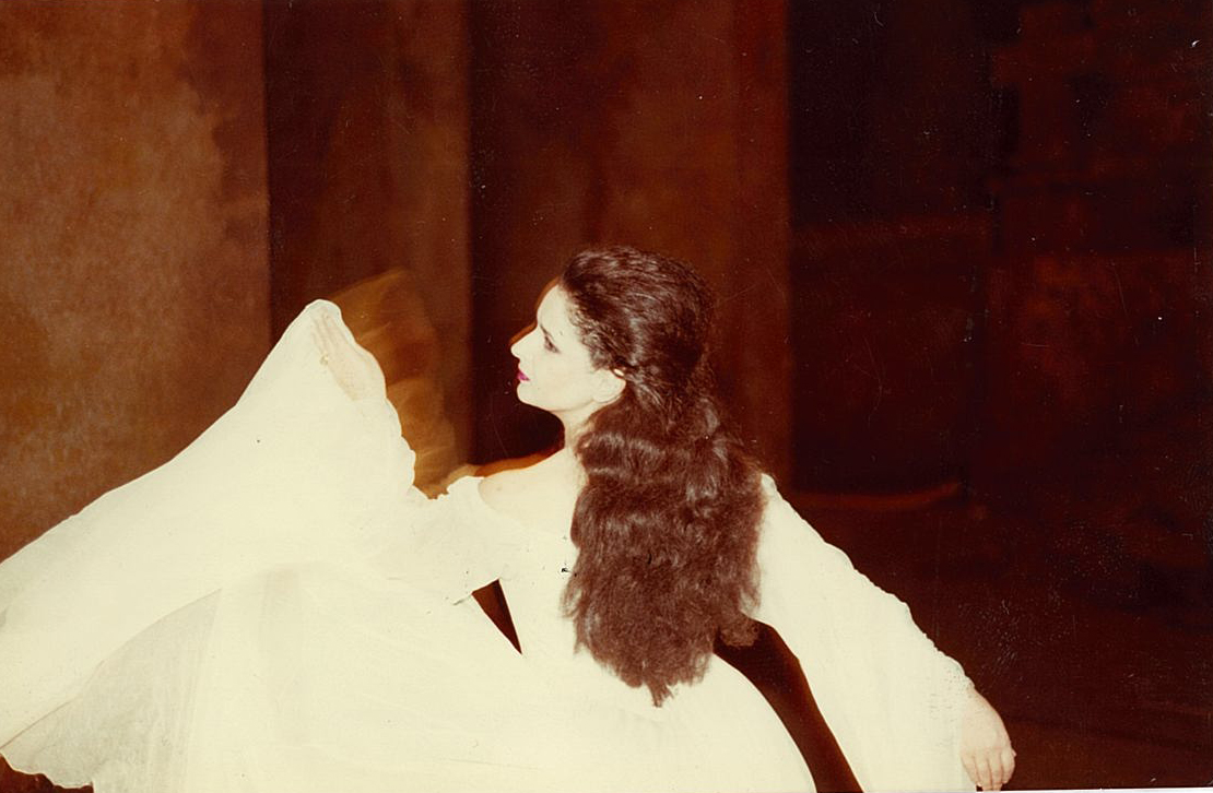 Donna Elvira în Don Giovanni de Mozart în regia lui Jérôme Savary şi sub direcţia lui Peter Maag în deschiderea stagiunii la Teatro dell’Opera de la Roma