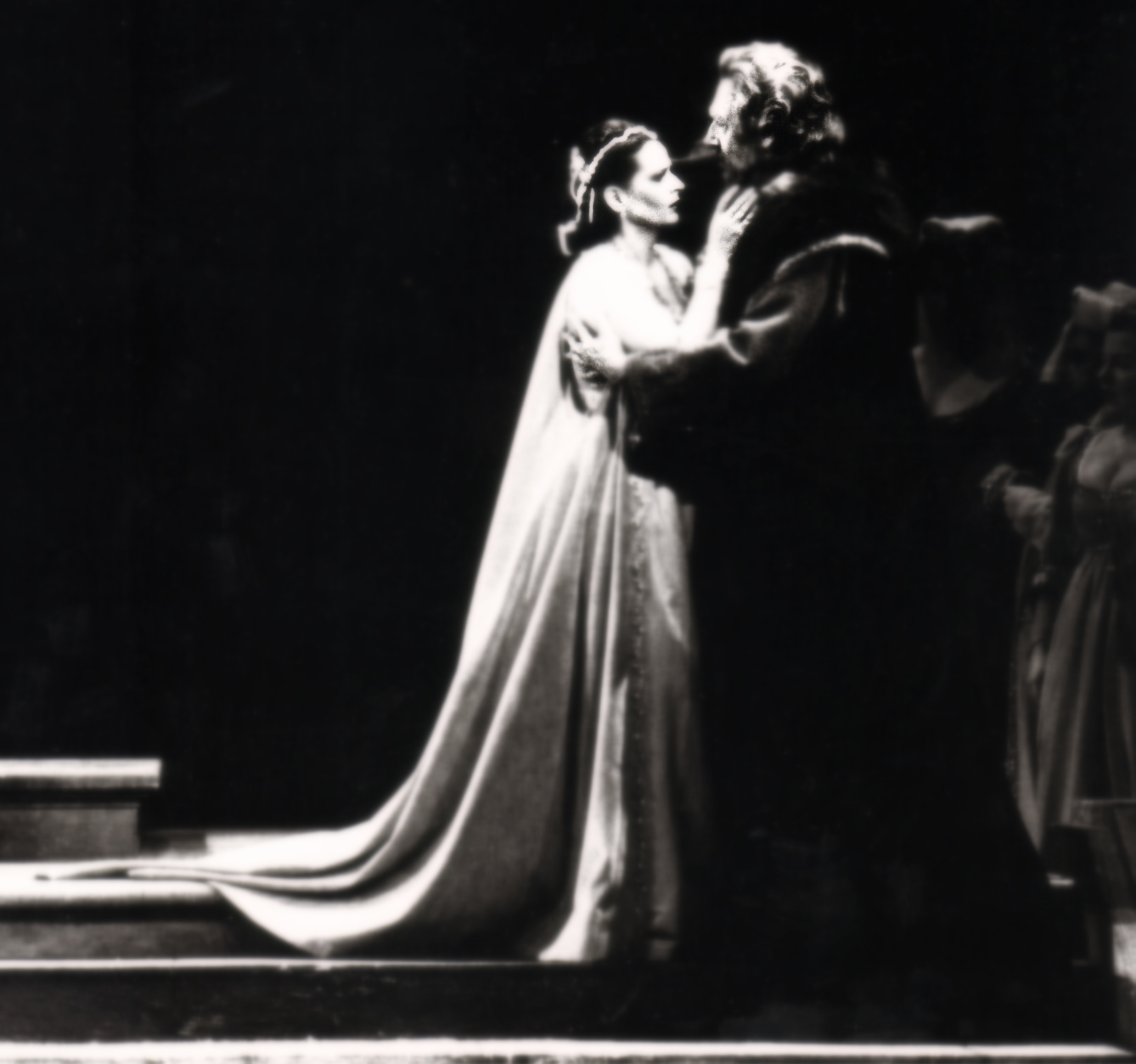 În rolul Amelia Grimaldi din opera Simon Boccanegra, împreună cu formidabilul bas Cesare Siepi în rolul Fiesco
