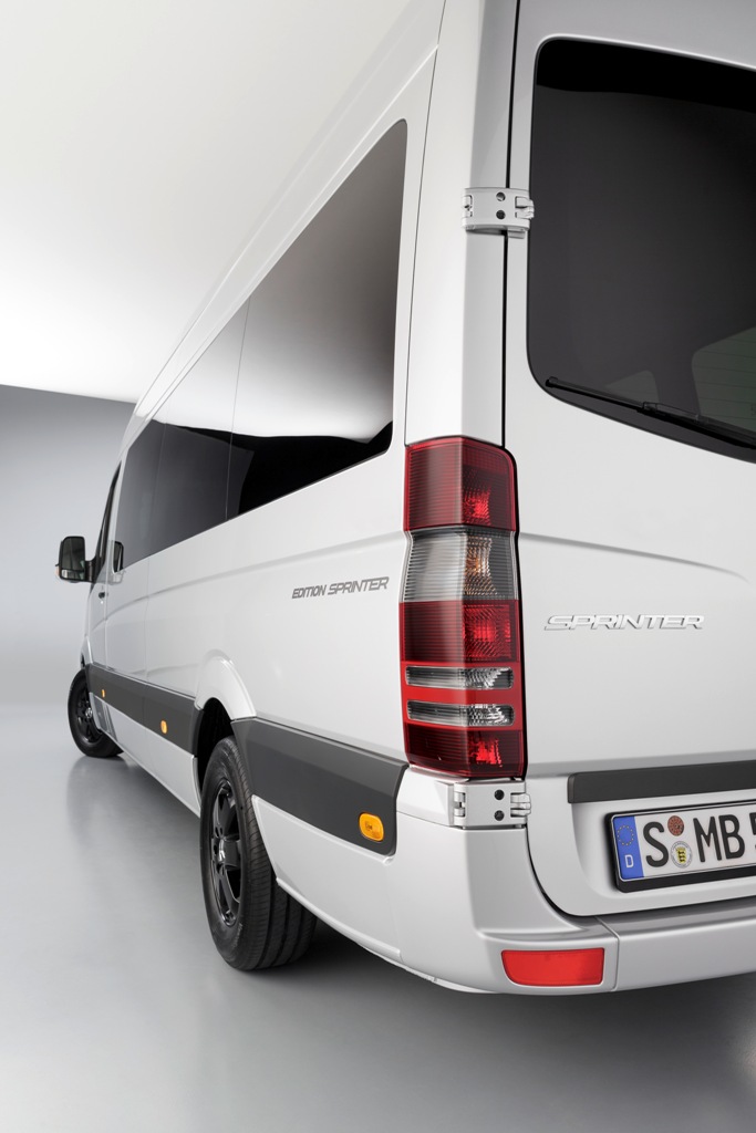 Exklusiv ausgestattetes Sondermodell zum 20. Geburtstag des Transporter-Bestsellers; Exclusively equipped special model to mark the 20th anniversary of the best-selling van
