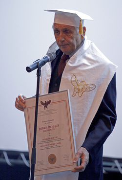 Jiri Menzel_Doctor Honoris Causa al Universitatii de arte audiovizuale ESRA (2009)