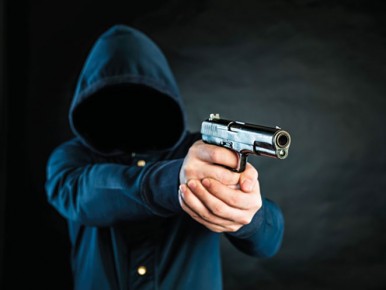 South-Dakota-Store-Clerk-Wrestles-Gun-From-Armed-Robber