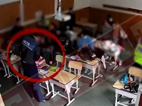 Elevi percheziţionaţi de poliţişti la o şcoală din Jilava; părinţii reclamă  abuzuri | Secunda Tv